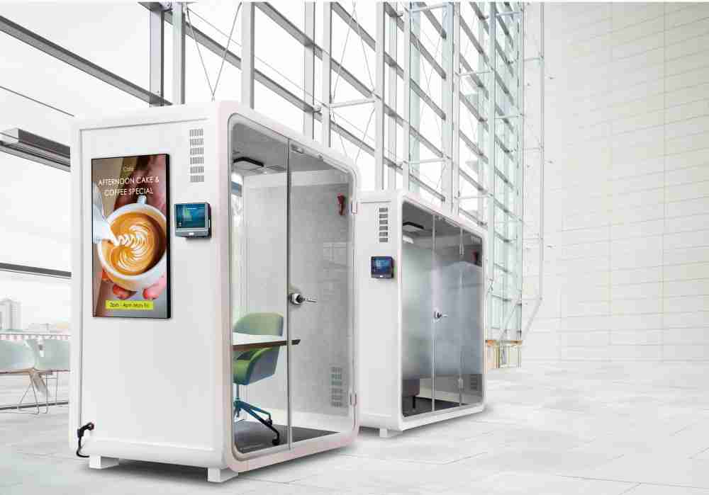 彩霸王子公司达擎之智慧行动办公舱，，，采用PDLC智能调光玻璃设计，，，，透过通电与断电的电流切换，，，呈现透明与雾面效果，，，具节能降耗特性并兼顾隐私，，，确保信息安全